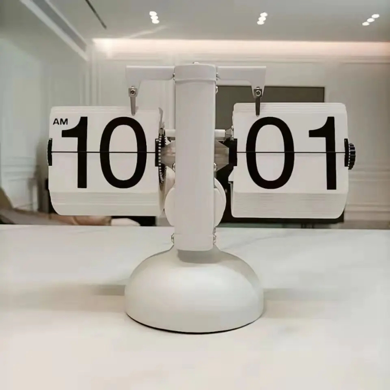 Automatic Page-Turning Desk Clock | Vintage European Style